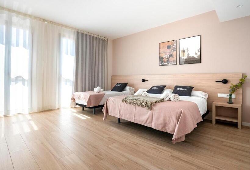 اتاق استاندارد سه تخته با بالکن, Limehome Barcelona Carrer De Besalú 82