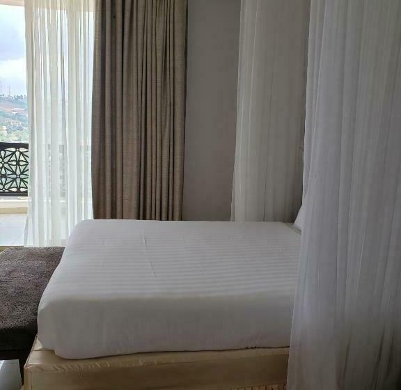 اتاق استاندارد یک نفره, The Voice