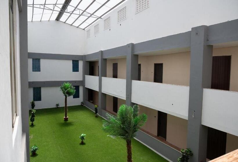 اتاق استاندارد با بالکن, The Voice