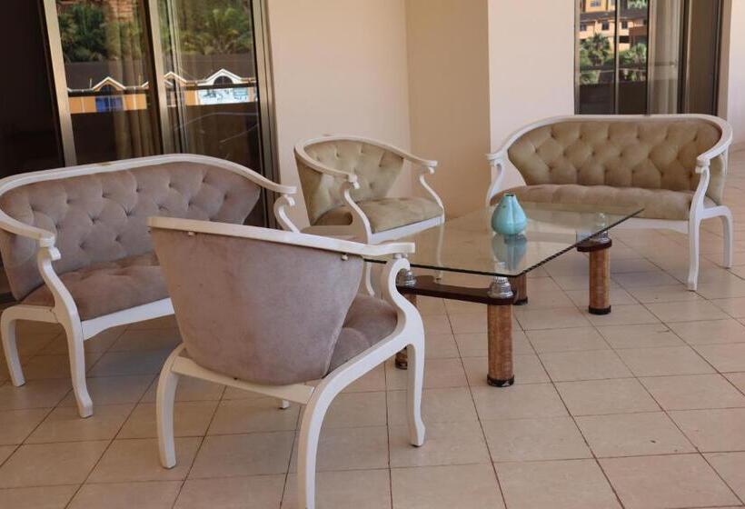 آپارتمان 1 خوابه با بالکن, The Voice