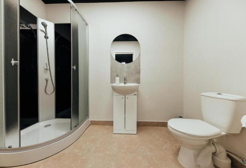 اتاق استاندارد چهار تخته, Lodes Ielas Naktsmājas