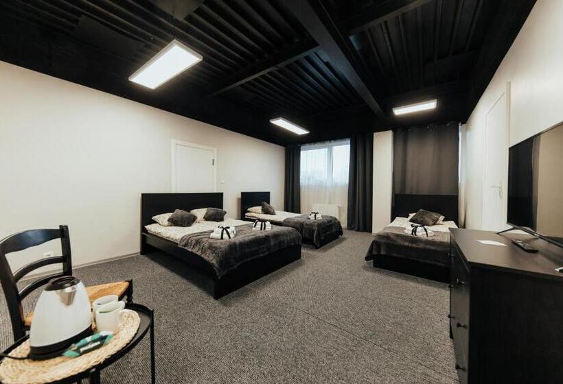 اتاق استاندارد چهار تخته, Lodes Ielas Naktsmājas