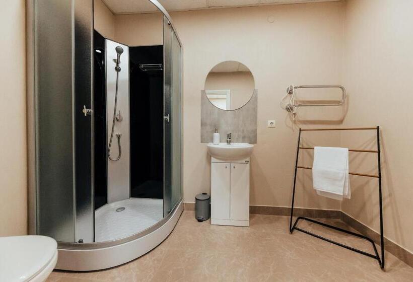 اتاق استاندارد چهار تخته, Lodes Ielas Naktsmājas