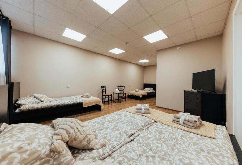 اتاق استاندارد چهار تخته, Lodes Ielas Naktsmājas