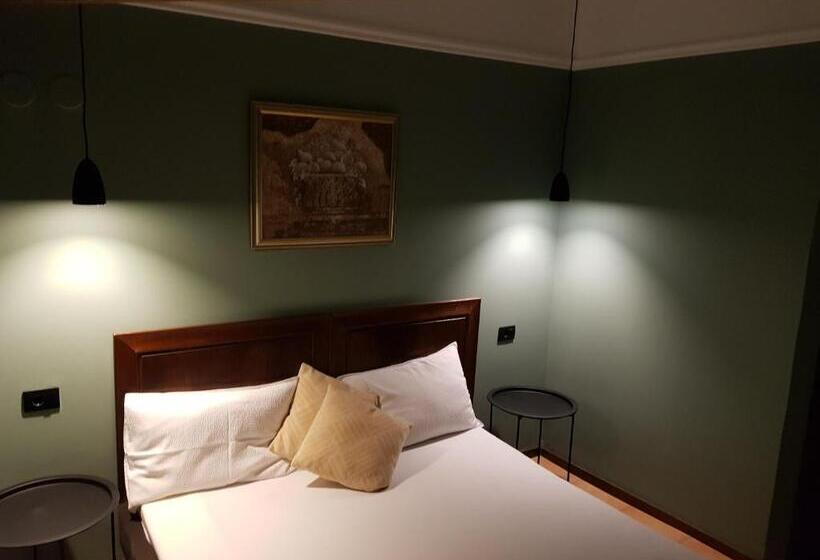 标准间, Casa Apusul Soarelui