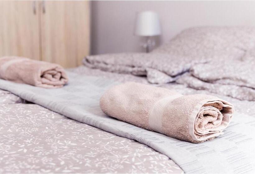 バス共有のスタンダードルーム, Aurora Apartments