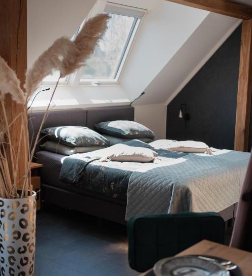 标准间, Loft 32