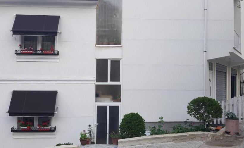 标准工作室, Hill View 7 Apartments