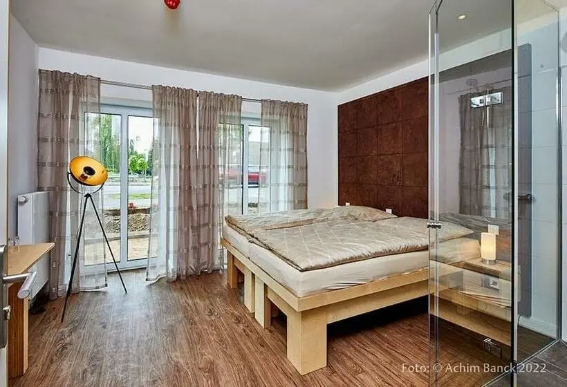 Quarto standard, Aanders