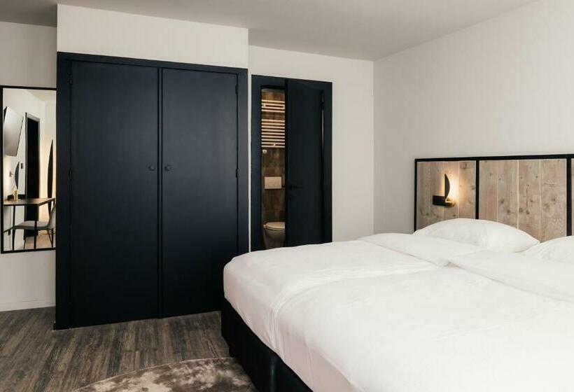 غرفة عائلية, Au Lit Des Ours