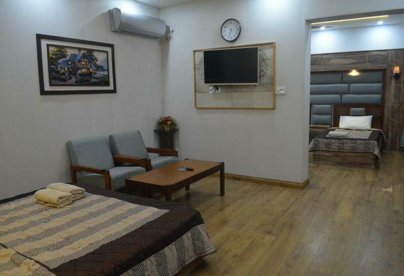اتاق سوپریور چهار تخته, Park Hotel Gilgit