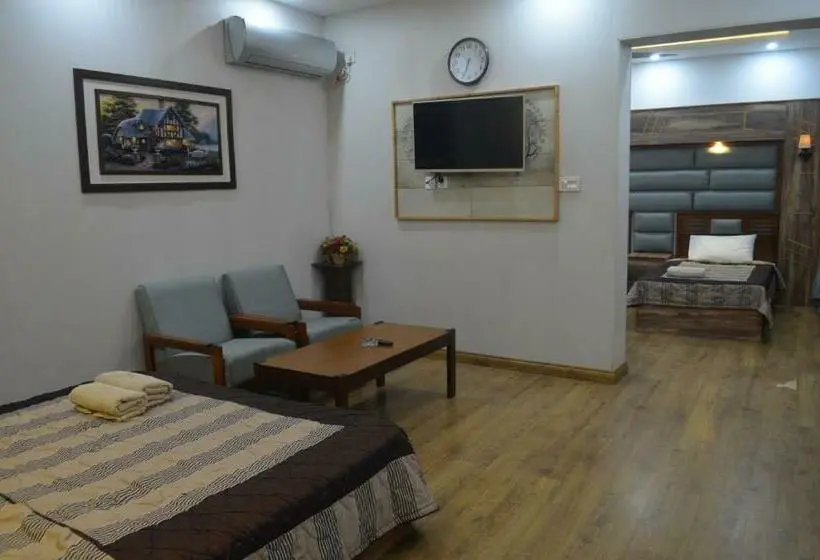 اتاق سوپریور چهار تخته, Park Hotel Gilgit