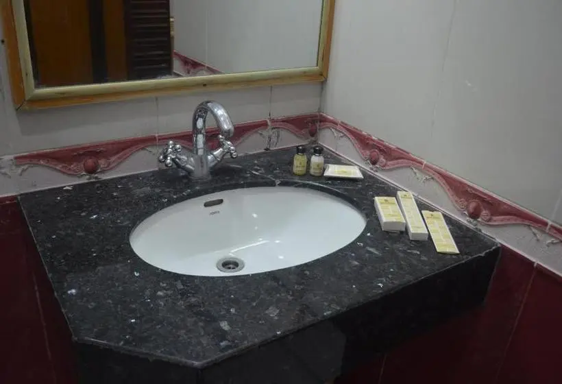اتاق اجرایی سه نفره, Park Hotel Gilgit