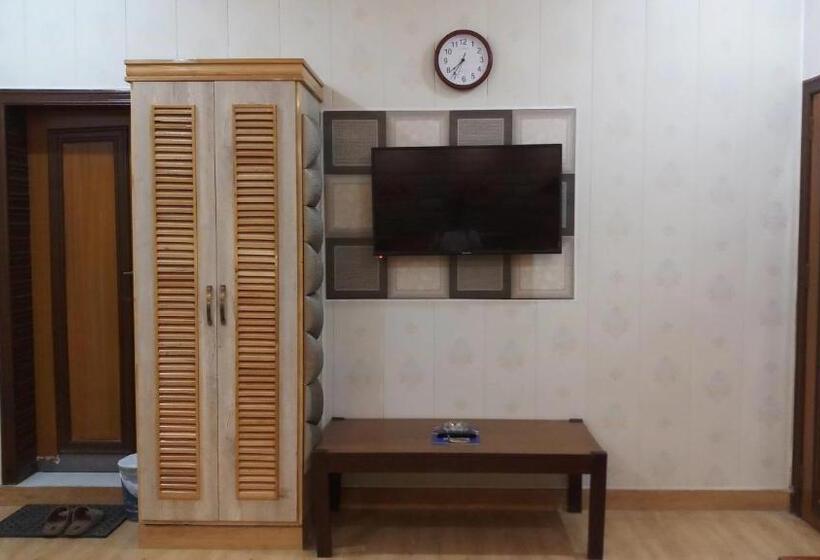 اتاق اجرایی سه نفره, Park Hotel Gilgit
