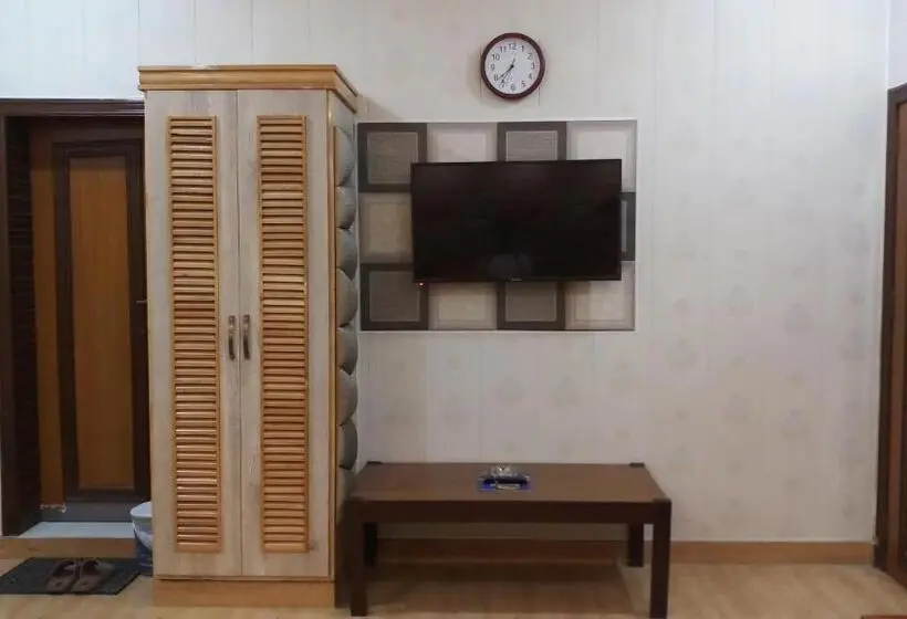 اتاق اجرایی سه نفره, Park Hotel Gilgit