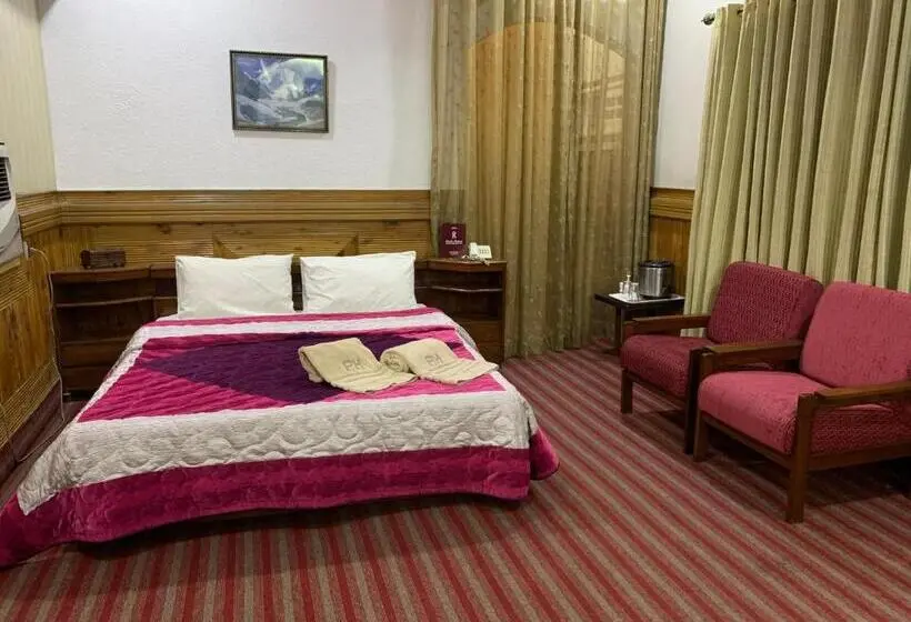 اتاق لوکس سه تخته, Park Hotel Gilgit