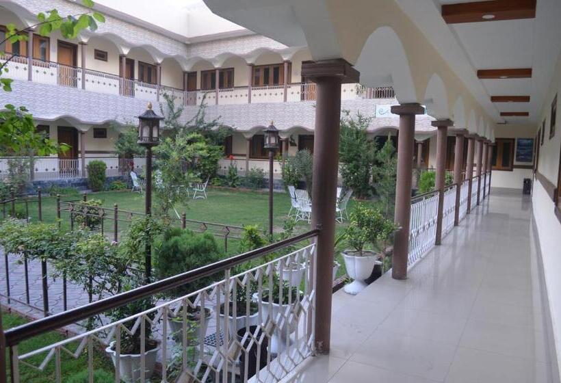 اتاق لوکس خانوادگی, Park Hotel Gilgit