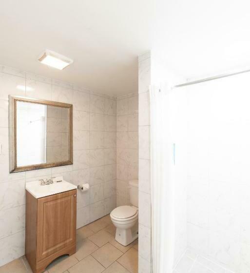 اتاق استاندارد چهار تخته, American Inn