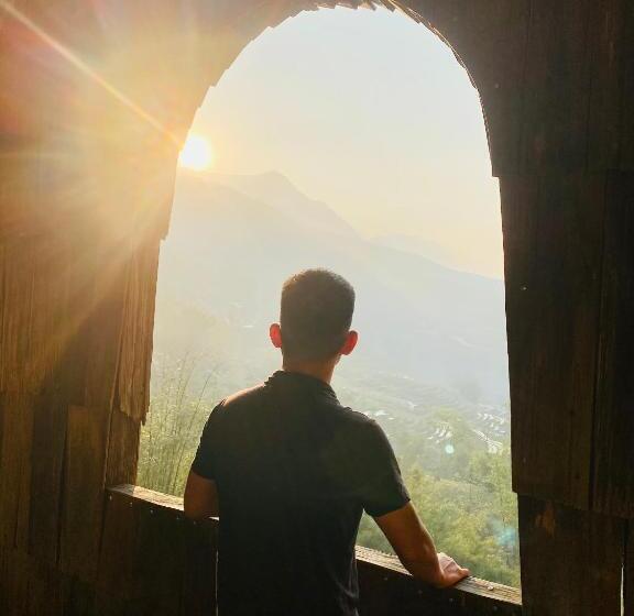 اتاق لوکس, Arista Homestay