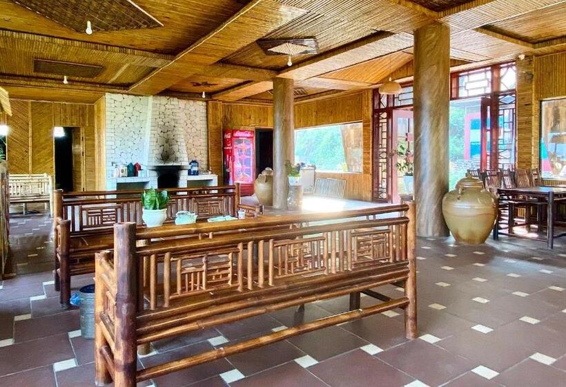 اتاق لوکس, Arista Homestay