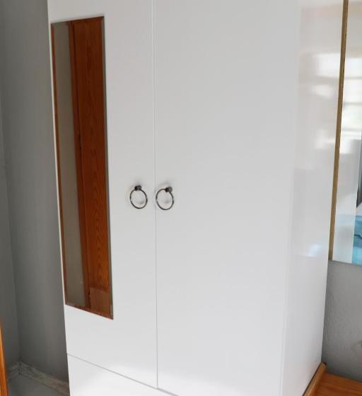 Номер Economy, İmaj Beach