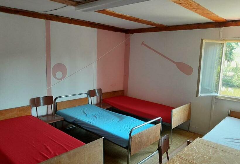 家庭房间共用浴室, Klub Vodáků Karlovy Vary