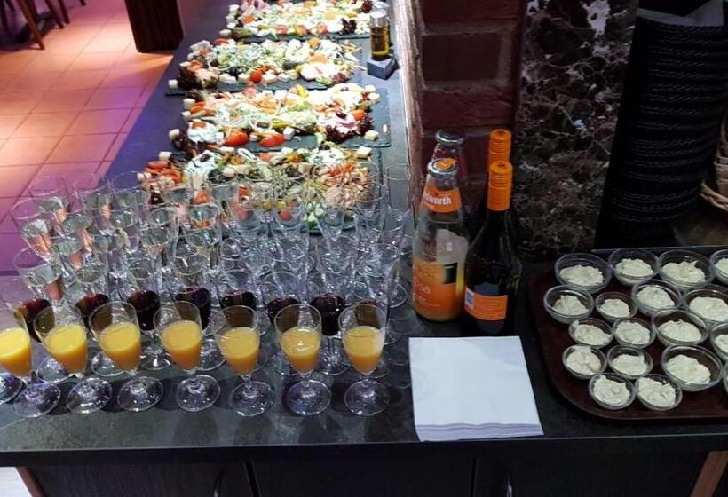 غرفة قياسية, Achilleon Iii