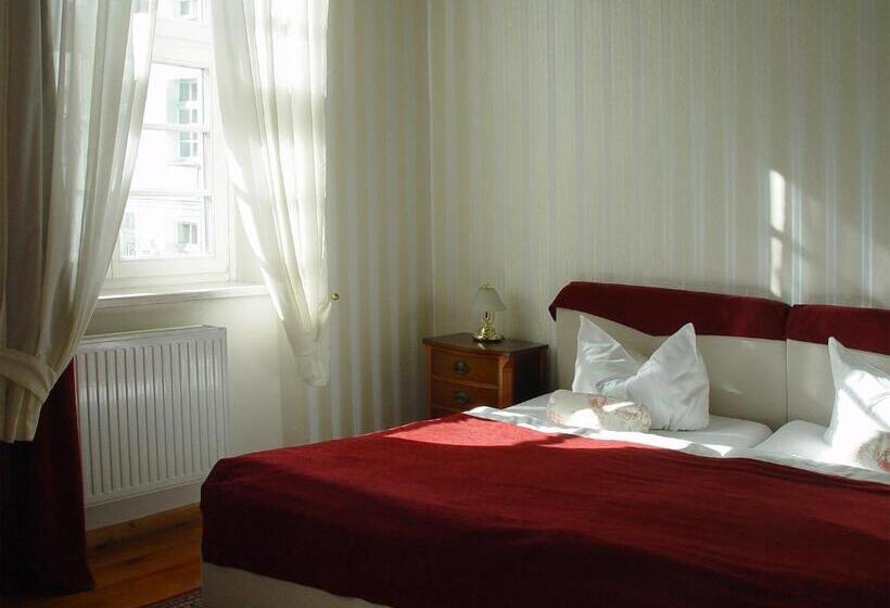 Quarto Familiar, Altes Hafenhaus