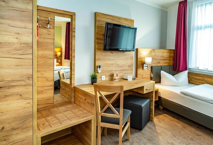 Номер Стандарт Трехместный, City Hotel Wolgast