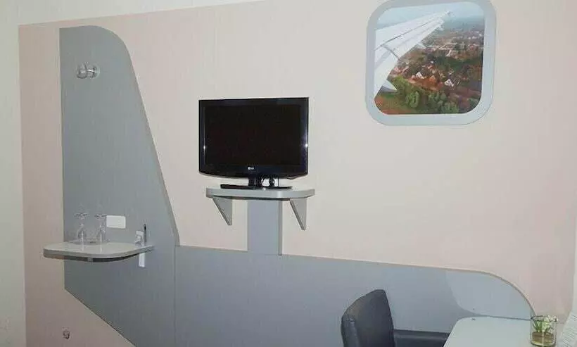 اتاق استاندارد, Cockpit