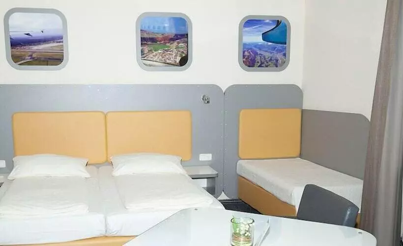 اتاق استاندارد, Cockpit