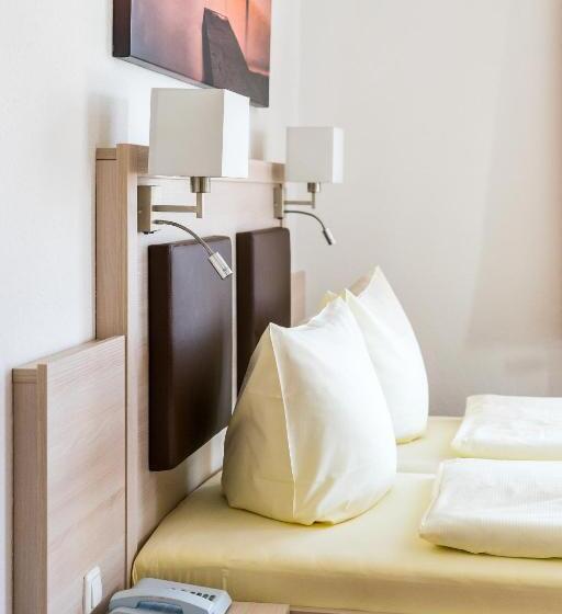 标准间, Gorch Fock