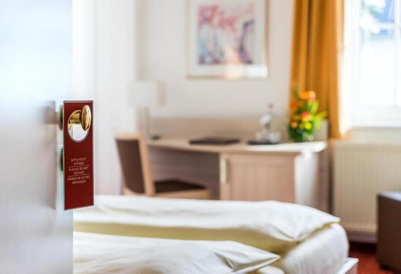 غرفة قياسية, Gorch Fock