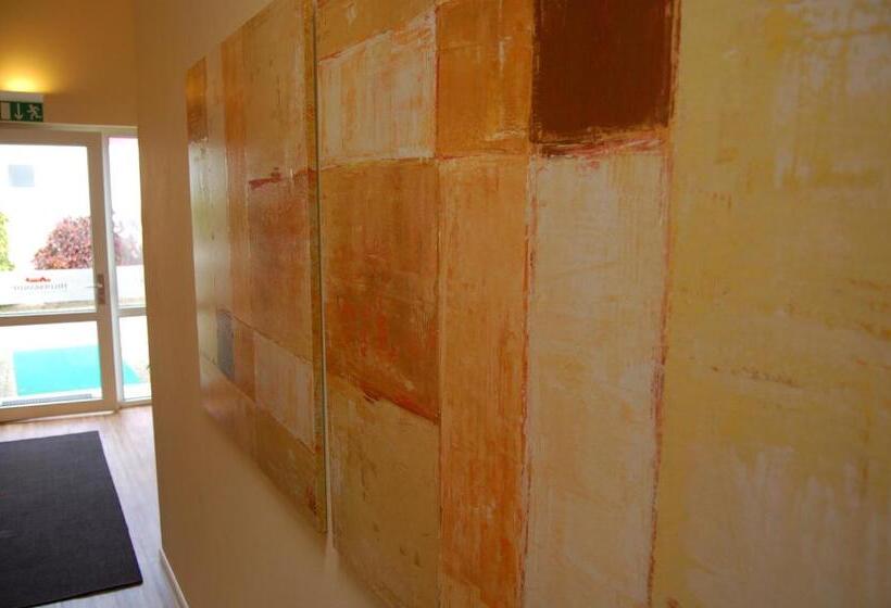 标准单人间, Hildebrandt S