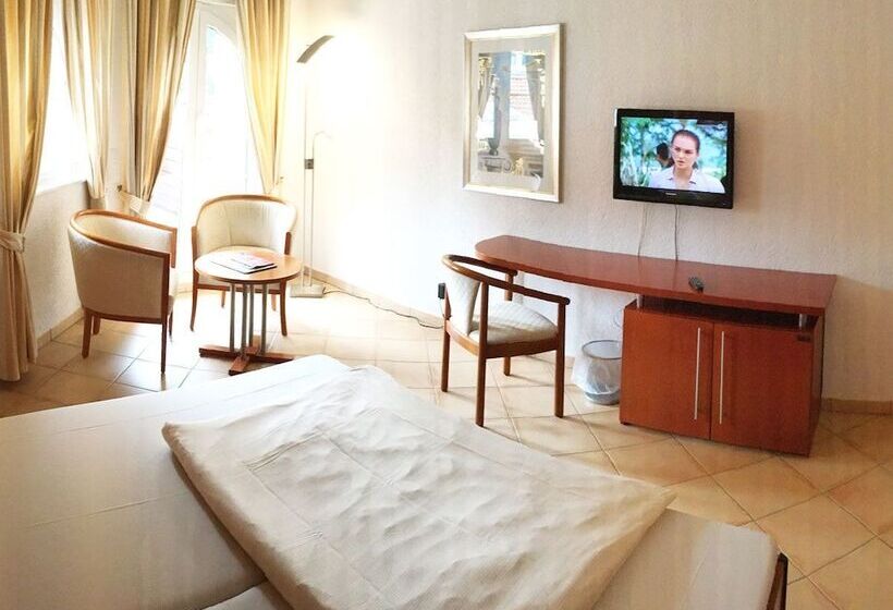 Номер Стандарт, Hostellerie Bacher