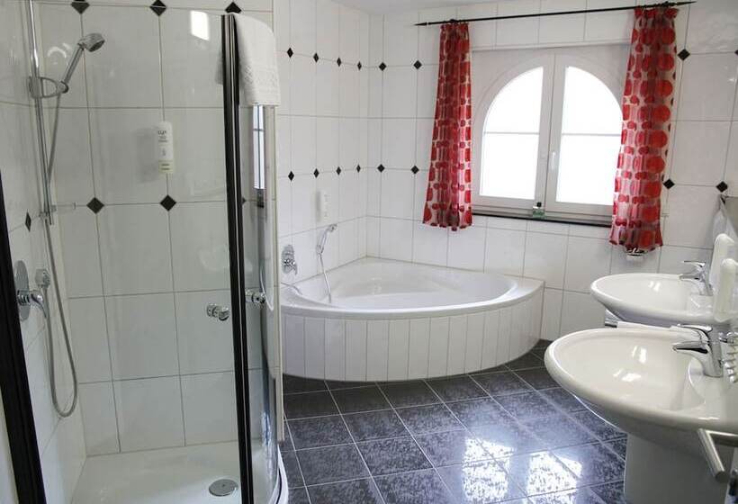 סוויטת ג'וניור, Hostellerie Bacher