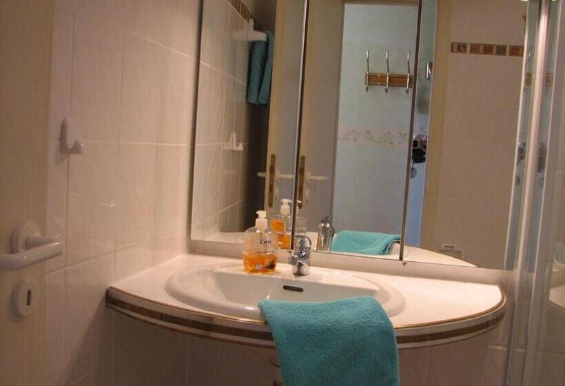 اتاق استاندارد, Pension Lydia