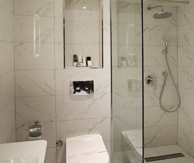 جناح عائلي, Pisa