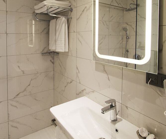 غرفة قياسية, Pisa