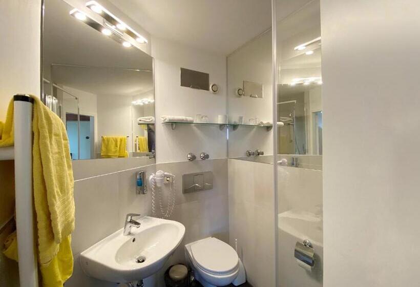 غرفة قياسية, Zum Grünen Turm