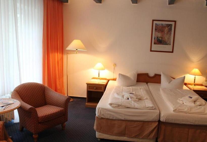 חדר סטנדרט לשלושה, Zum Strand