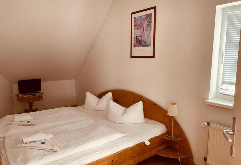 דירת חדר, Zum Strand