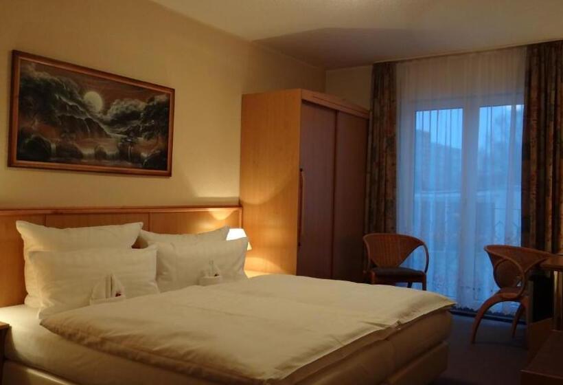 Номер Стандарт, Zur Post