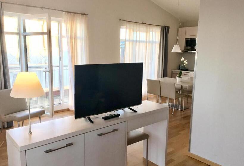 套房侧面可观海景, Nymphe Strandhotel & Apartments