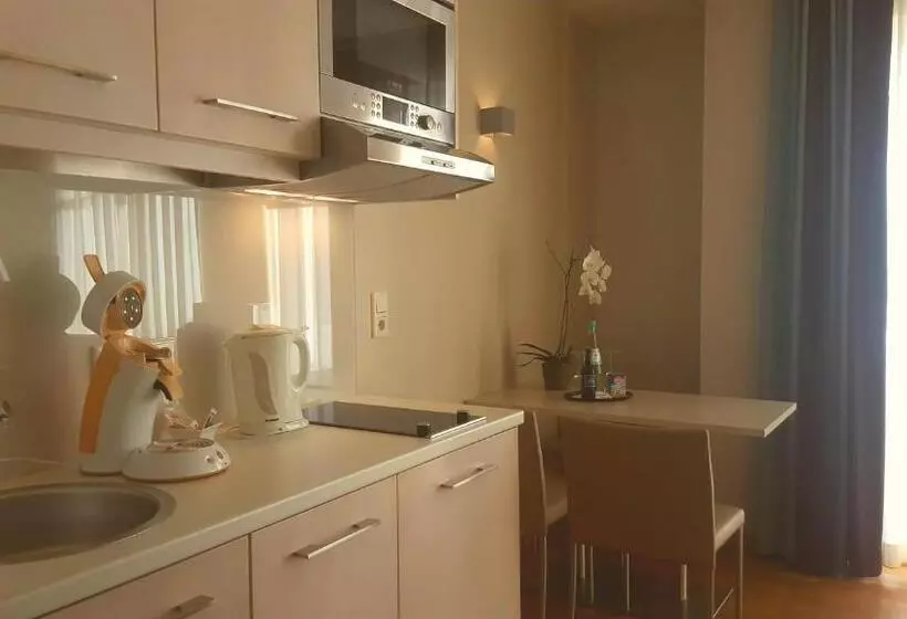コンフォートルーム, Nymphe Strandhotel & Apartments