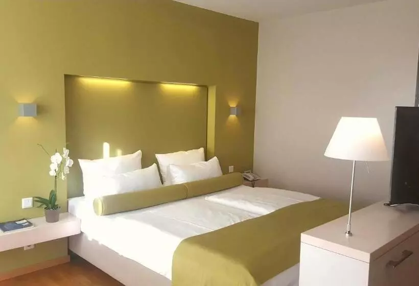 コンフォートルーム, Nymphe Strandhotel & Apartments