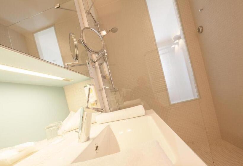 סוויטת ג'וניור עם מרפסת, Nymphe Strandhotel & Apartments