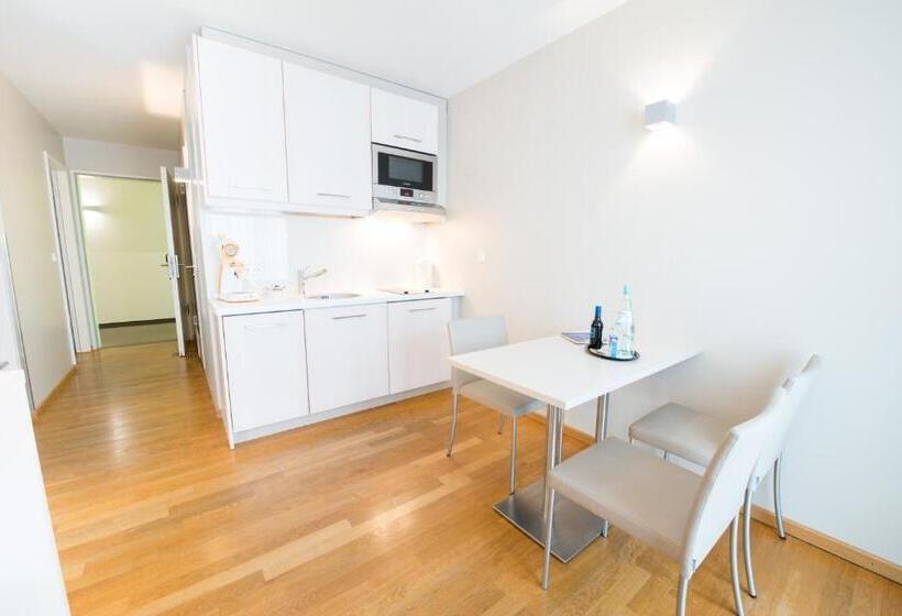 סוויטת ג'וניור עם מרפסת, Nymphe Strandhotel & Apartments