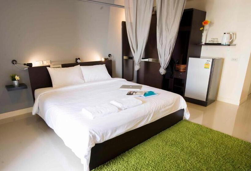 اتاق لوکس با تخت بزرگ, A18