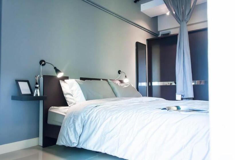 اتاق لوکس با تخت بزرگ, A18